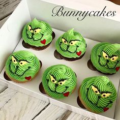 Cupcakes del grinch de Navidad foto